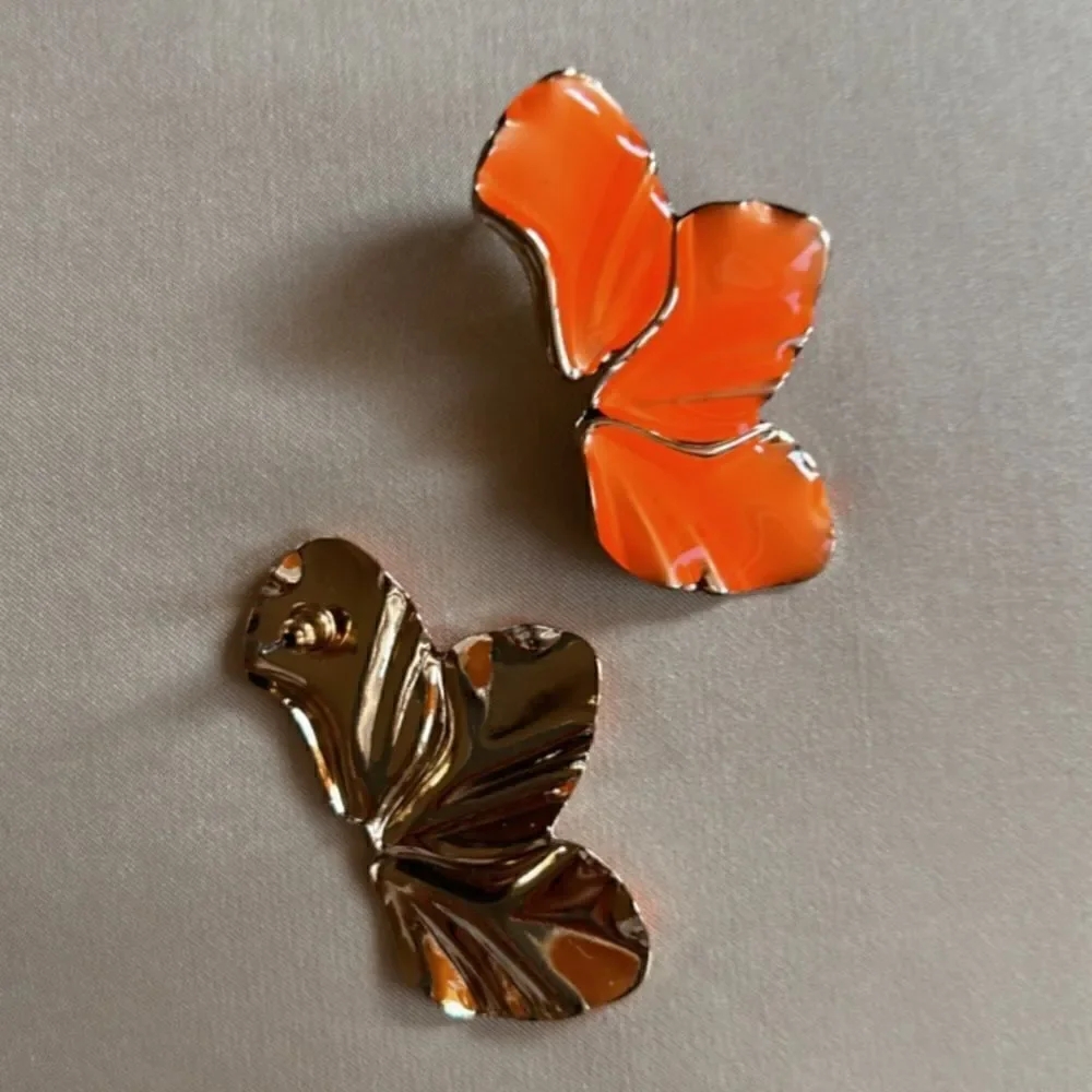 orange flower earrings A564